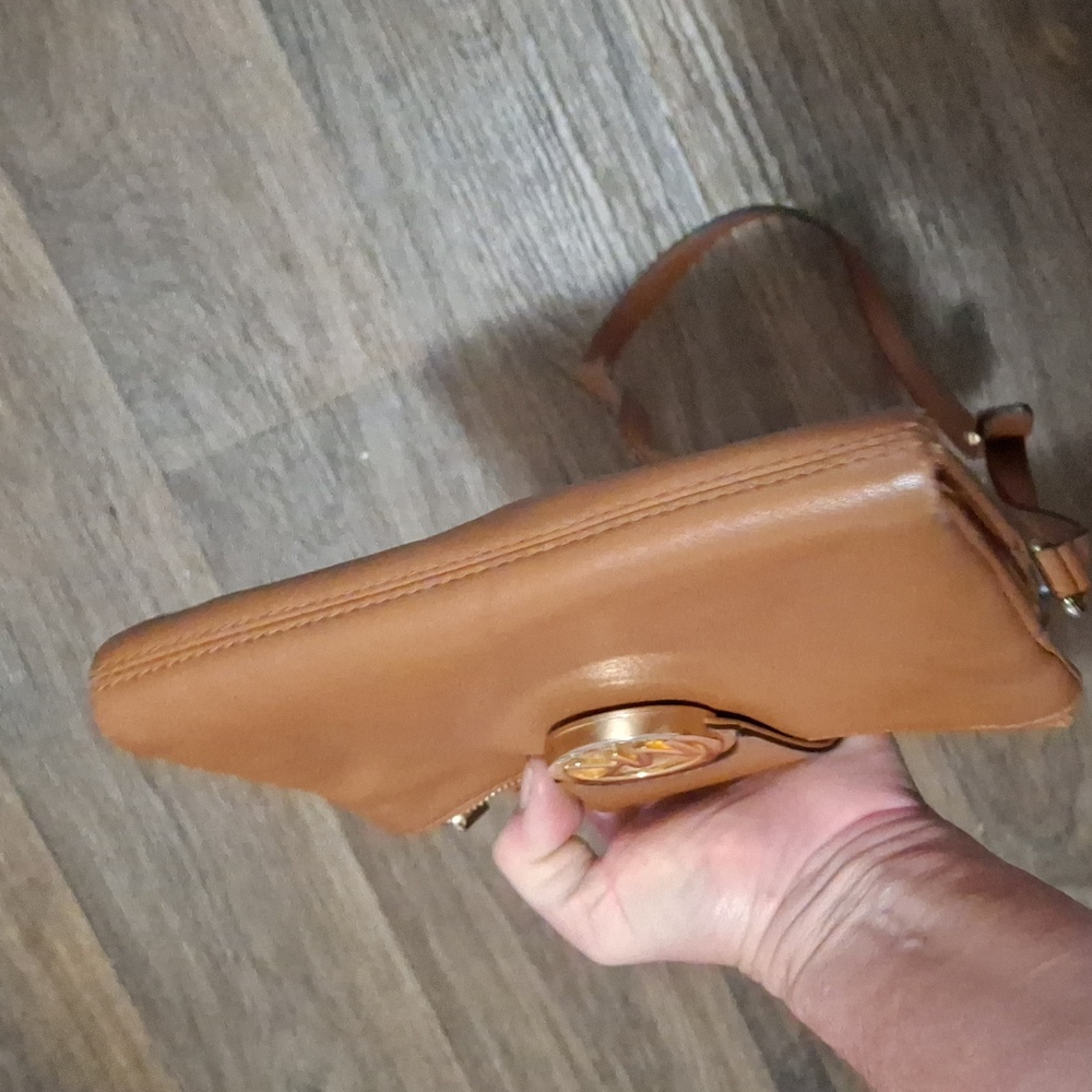 Michael Kors Tan Leather Fulton Crossbody Bag. - Picture 16 of 16